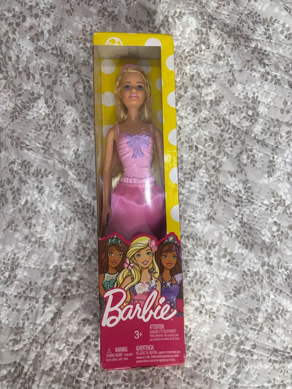 Boneca Barbie Princesa Básica Mattel 