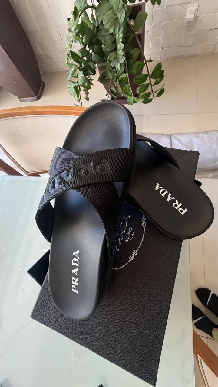 Chinelo prada 