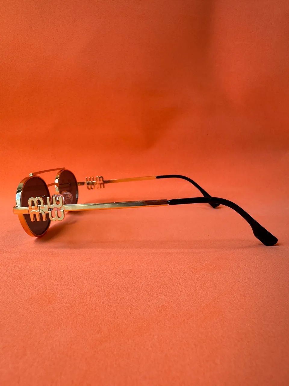 Óculos de sol oval miu miu novo - Foto 3