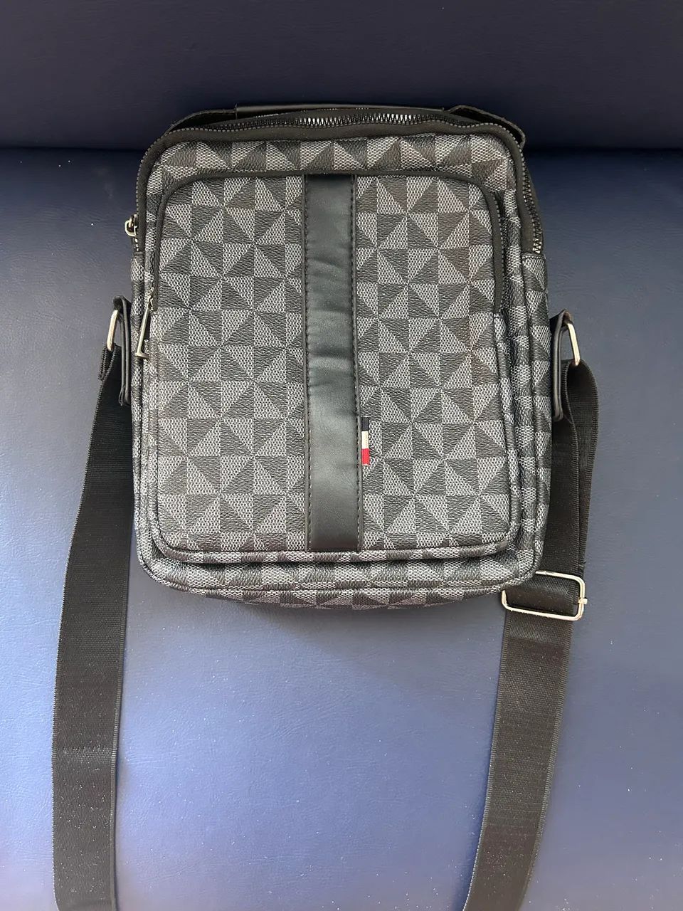 Bolsa Transversal Masculina Preta - Estilo e Praticidade 