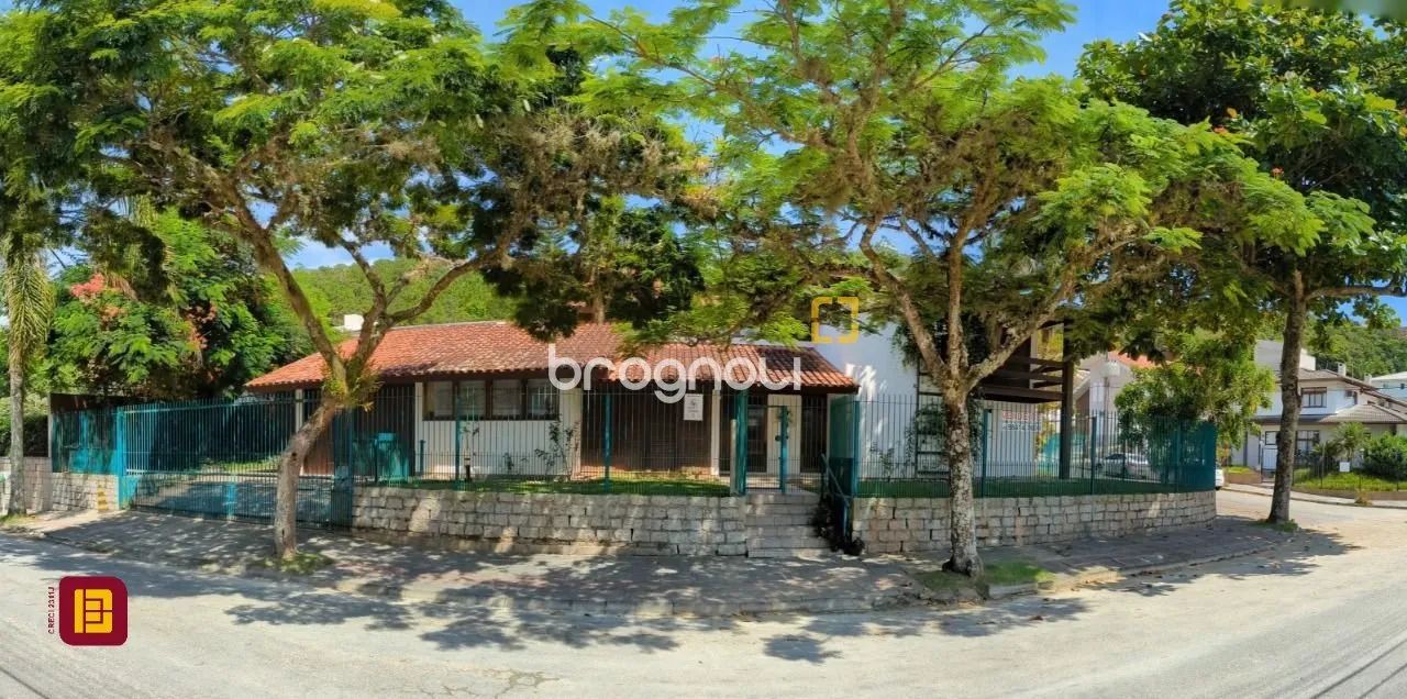 Casa com 328m², 6 quartos, 1 suíte, 2 garagens, ao lado da UFSC em Florianópolis - Foto 3