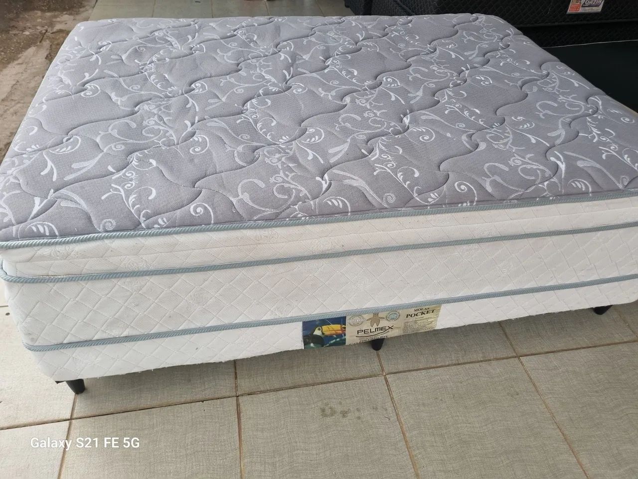 Cama Box casal molas acoplada em perfeito estado de uso Entrego  - Foto 3