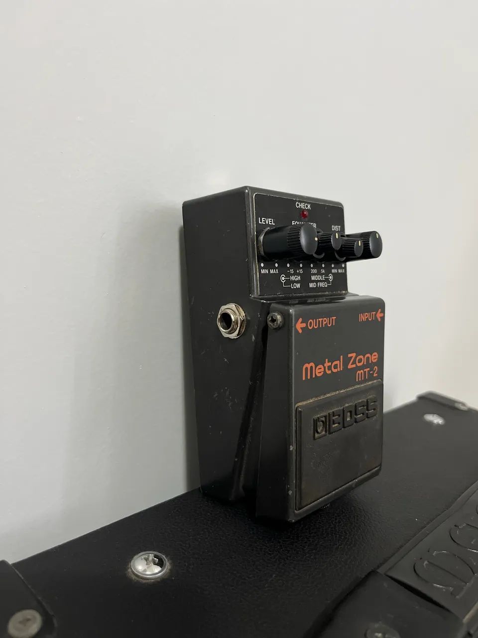 PEDAL BOSS METAL ZONE MT-2 - ORIGINAL - Instrumentos musicais