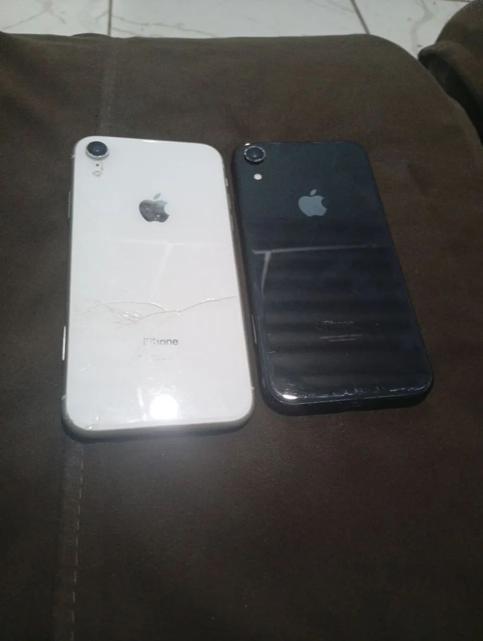 Vendo dois iPhone XR funcionando tudo só venda  - Foto 2