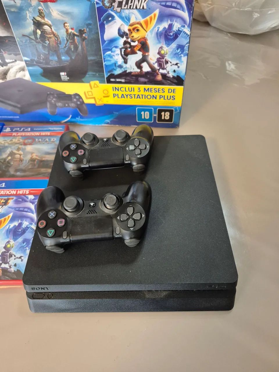 Vendo PS4 com 2 controles 4jogos - Foto 3