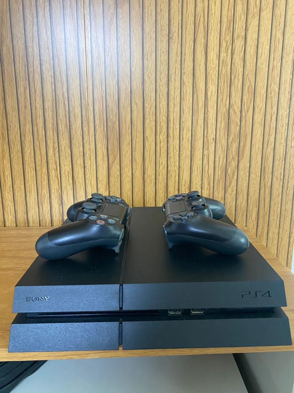 PS4 com 2 controles e 5 jogos de mídia digital  - Foto 4