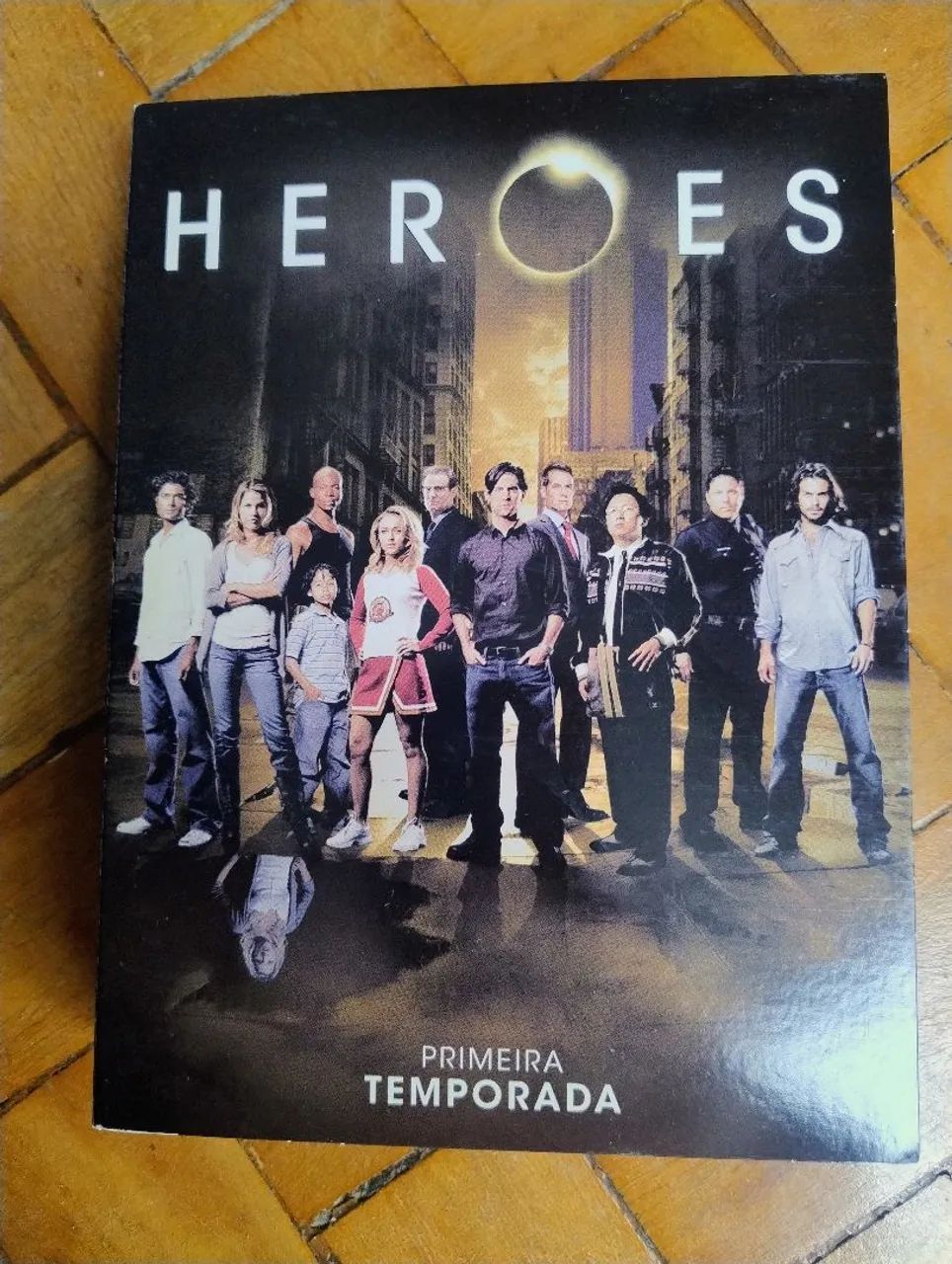 Box DVD Serie "Heroes" - 6 DVDs - Primeira Temporada  - Foto 3