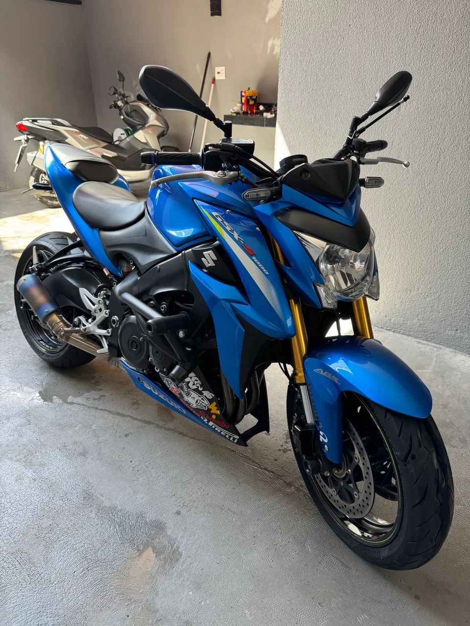 GSX-S 1000 2017 - 1524829780 | OLX