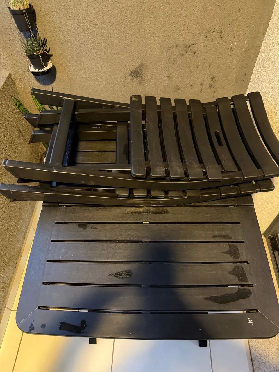 Mesa dobrável com 2 cadeiras 