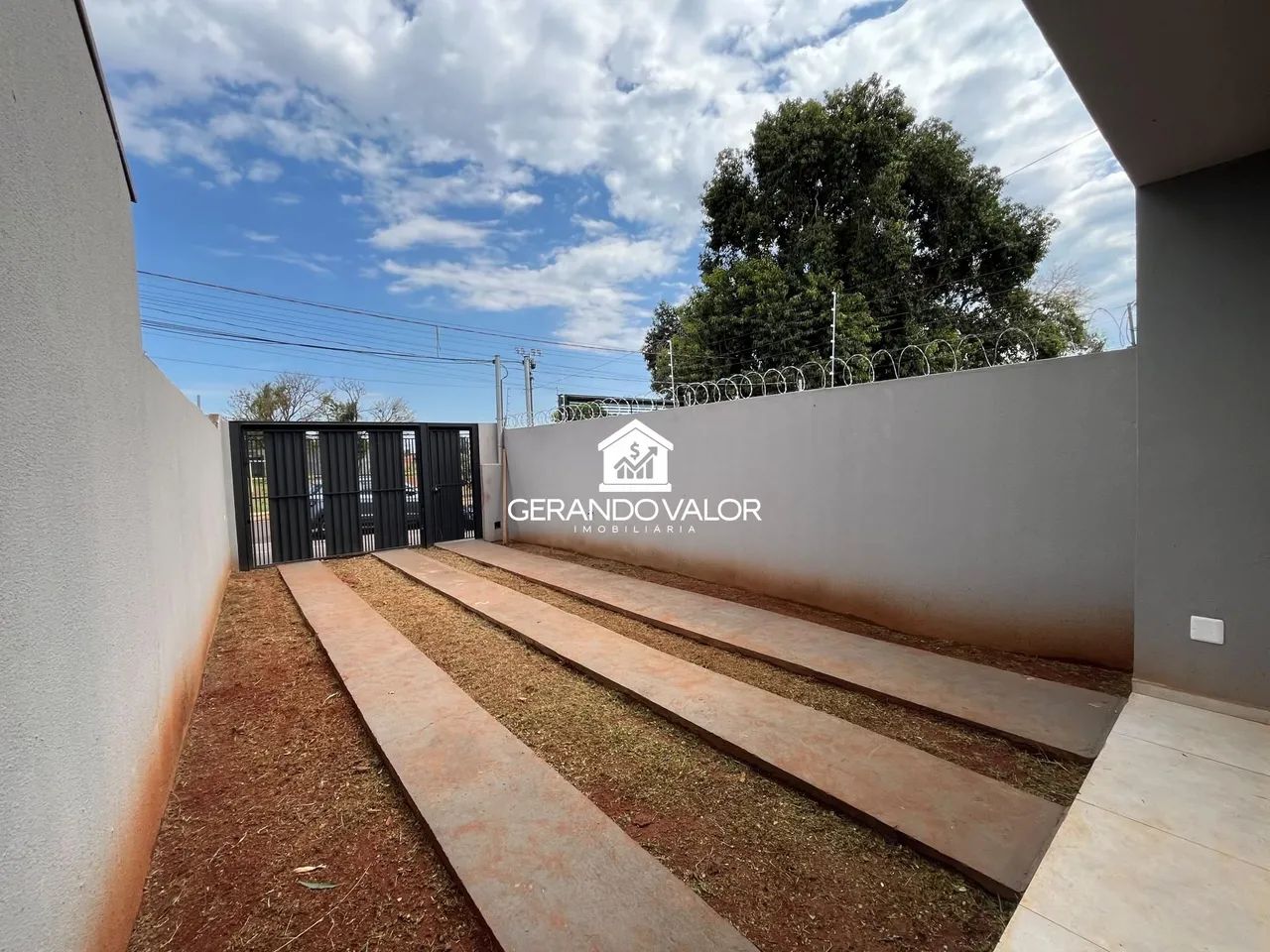 Casa Espaçosa 3 quartos, Terreno Amplo - Foto 3
