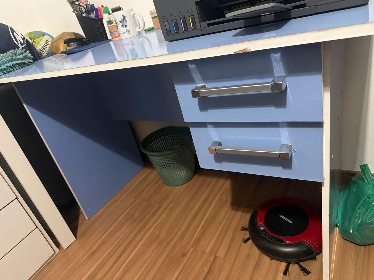Mesa escritório com gavetas