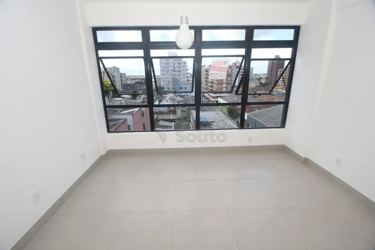 Sala Comercial no Centro Profissional Montgris ? Ampla e Bem Localizada