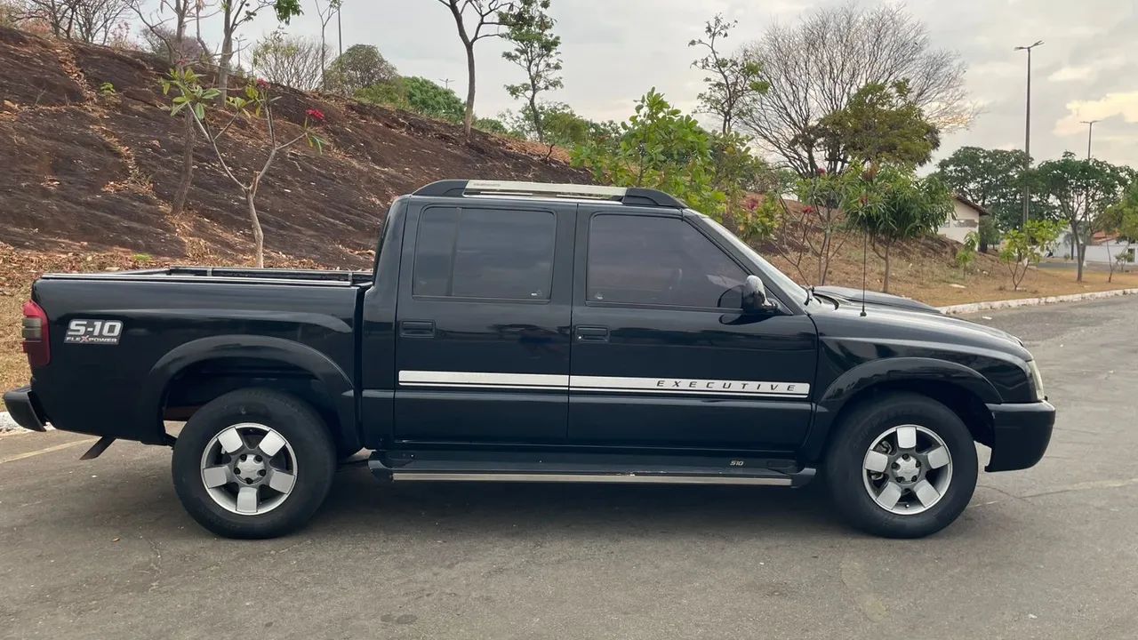Chevrolet S10 S10 P-Up Executive 2.4 MPFI F.Power CD 2011