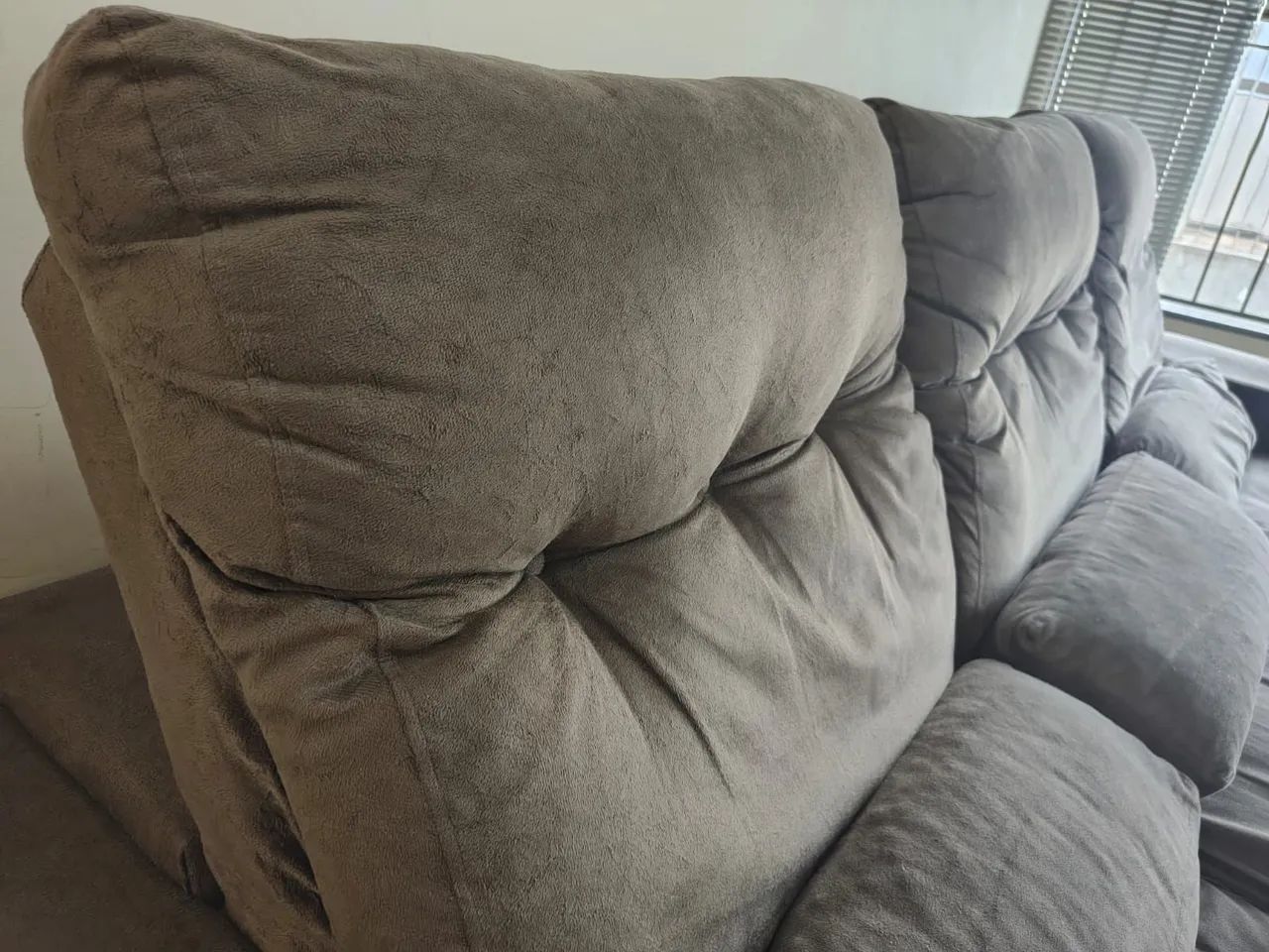 Vendo sofá retrátil com encosto reclinável usado - Foto 3