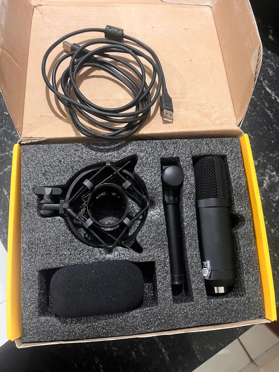 Kit Microfone Usb E Braço Articulado Maono Au-a04 Preto