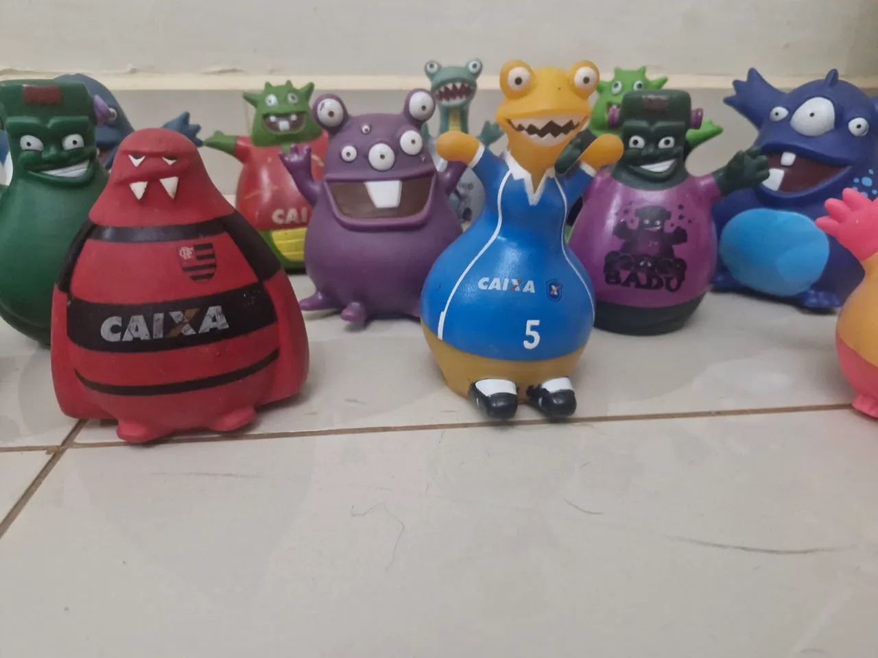 Miniaturas Poupançudos caixa 