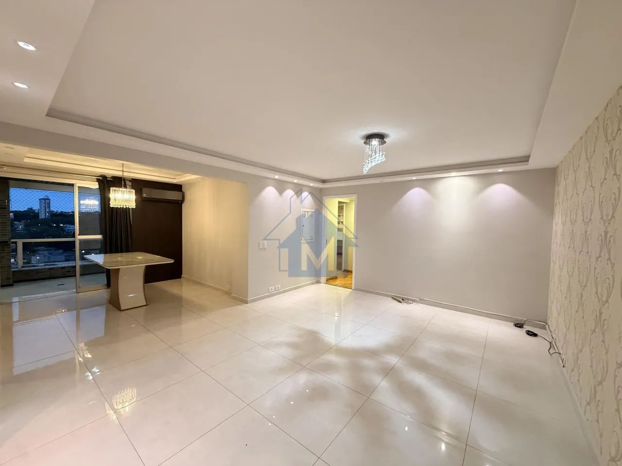 Apartamento Mobiliado no Centro, Sacada com churrasqueira!