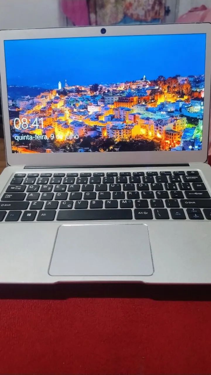 Vendo notebook,em perfeito estado.Tudo funcionando perfeitamente.  Aceito oferta,.