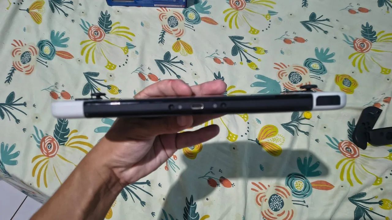 NINTENDO SWITCH 6 MESES DE USO - Foto 2
