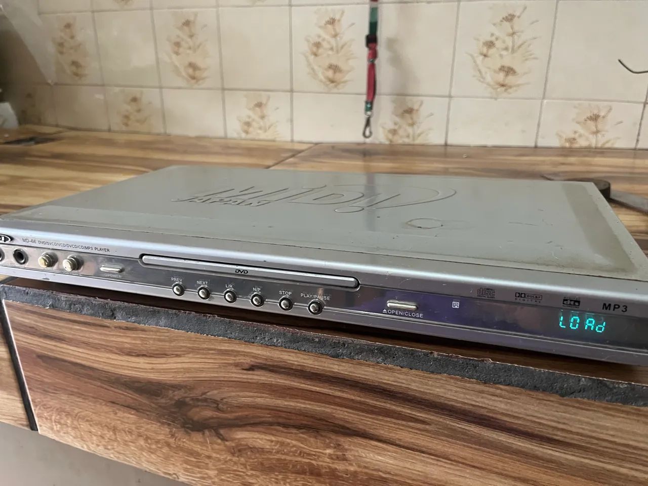reprodutor de DVD genérico, modelo MD-66