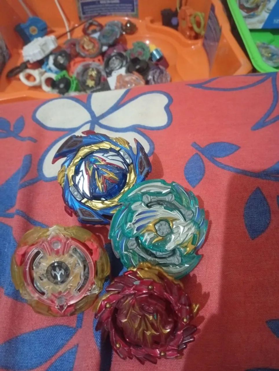 Lote de Beyblade burst 