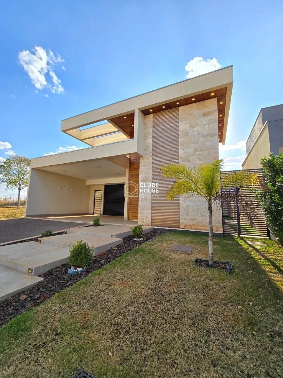 Imperdível Casa com 3 Suítes + escritório, Mobiliada, Terras Alphaville Anápolis