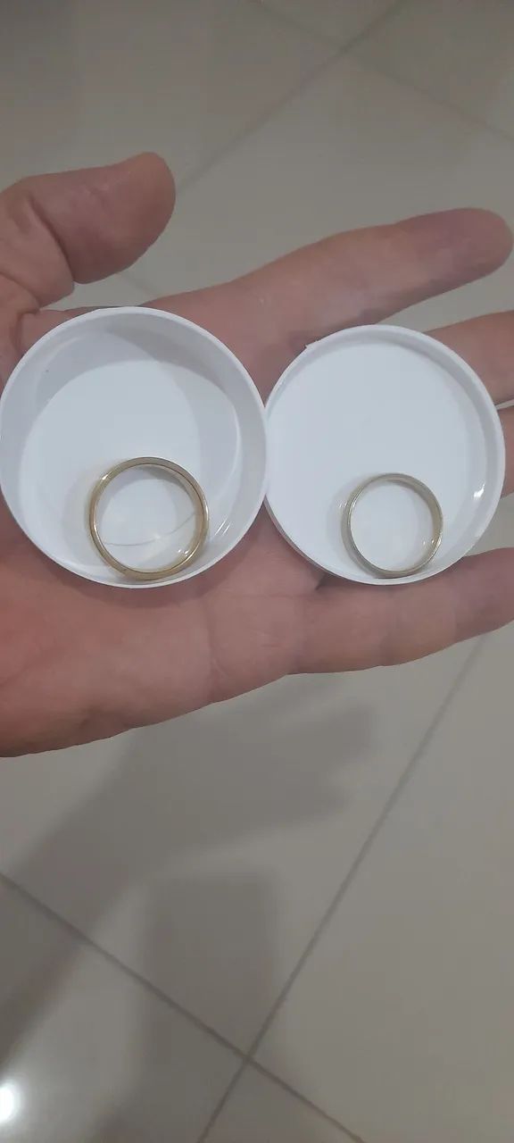 Alianças em aço 