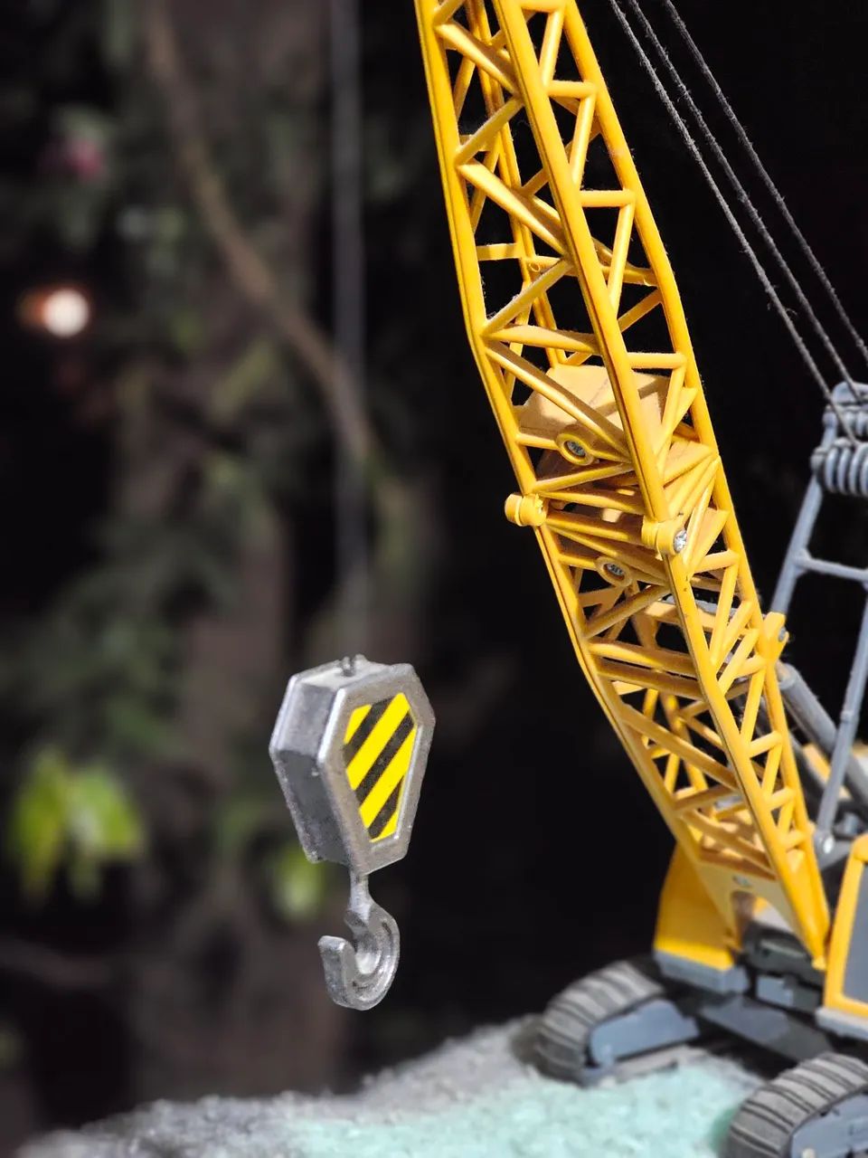 MINIATURA GUINDASTE SOBRE ESTEIRAS - Foto 4