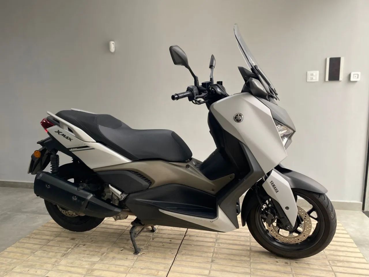 Yamaha Xmax 250 connected abs 2025 - Foto 4