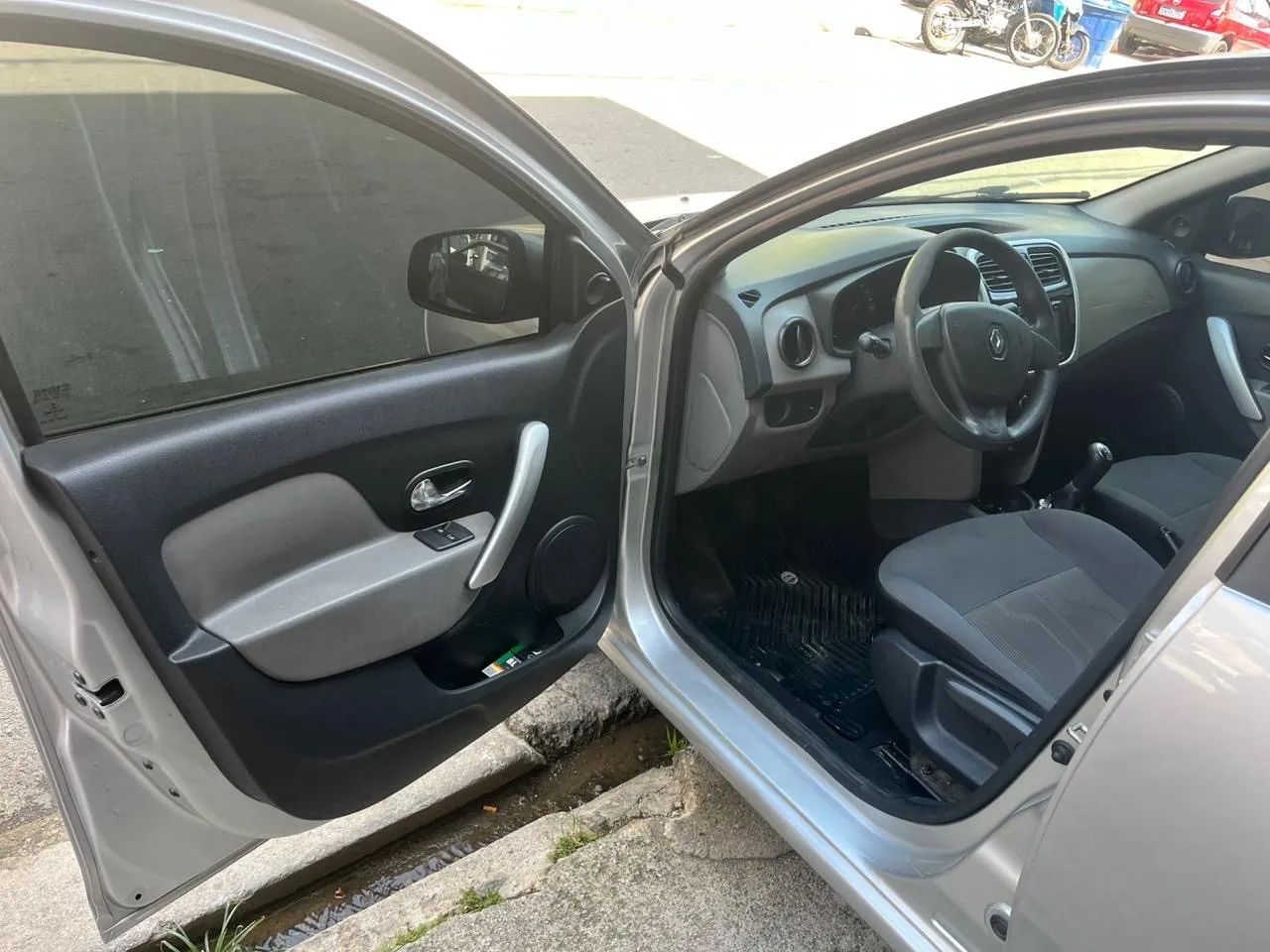 Renault Logan Expression Flex 1.0 12V 4P 2019 - Foto 5