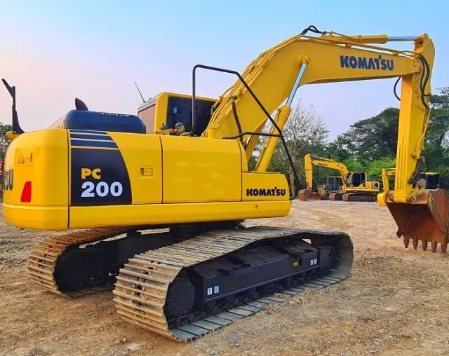 Escavadeira Hidráulica Komatsu pc200 Ano 2016 - Foto 3