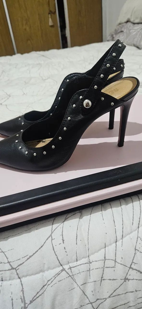 Mule/Scarpin com Tachas Preto? Schutz - Foto 3