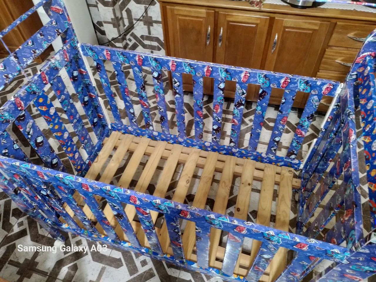 Vendo berço com colchão  - Foto 4