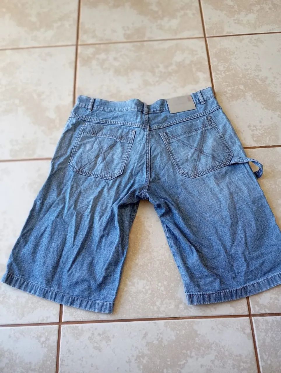Bermuda Questão de Estilo cargo jeans tamanho 46 - Foto 4