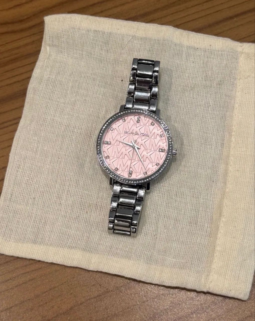Relógio Michael Kors prata com zirconias  - Foto 2