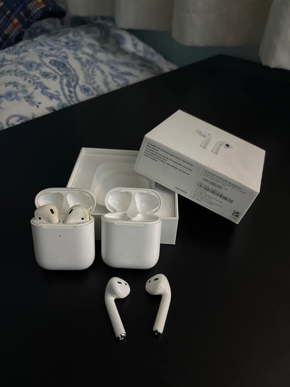 AIRPODS