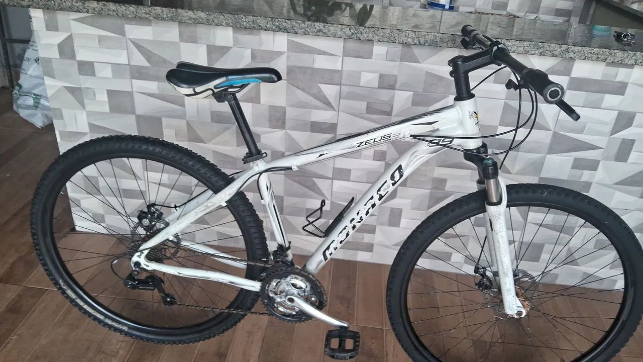 Bicicleta aro 29 guadro 17 usada funcionando tudo 