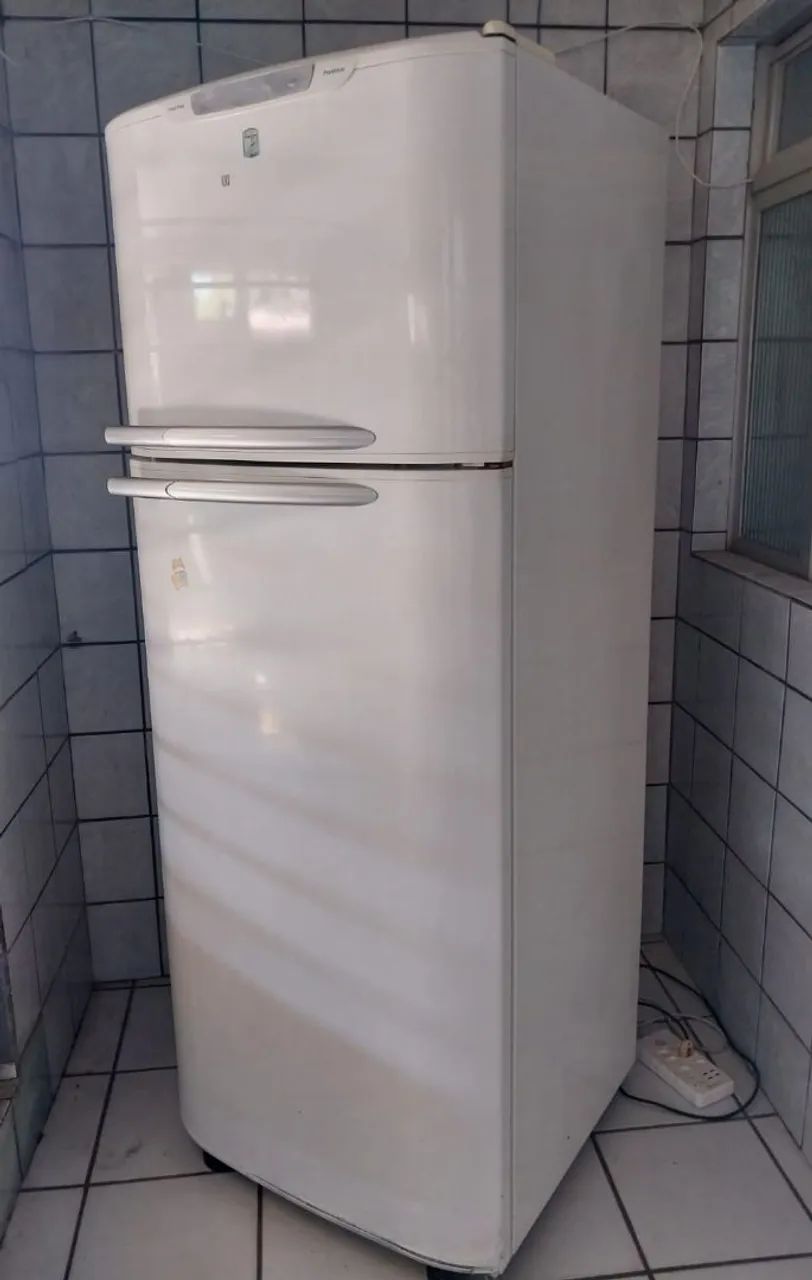 Geladeira Eletrolux 420 litros 