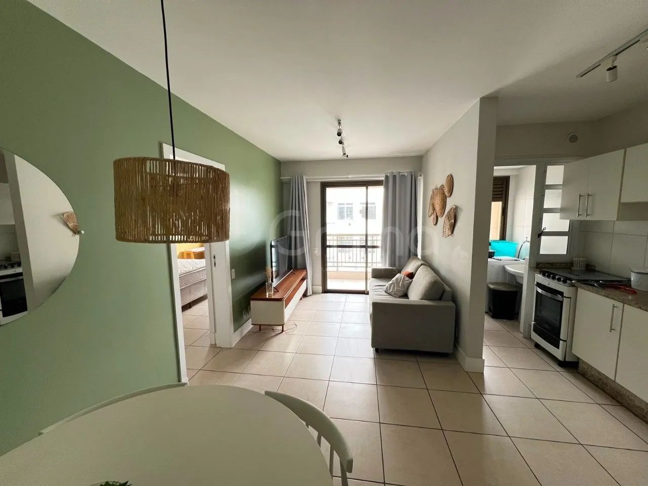 Apartamento com 2 quartos 1 suíte no bairro Pantanal, Florianópolis