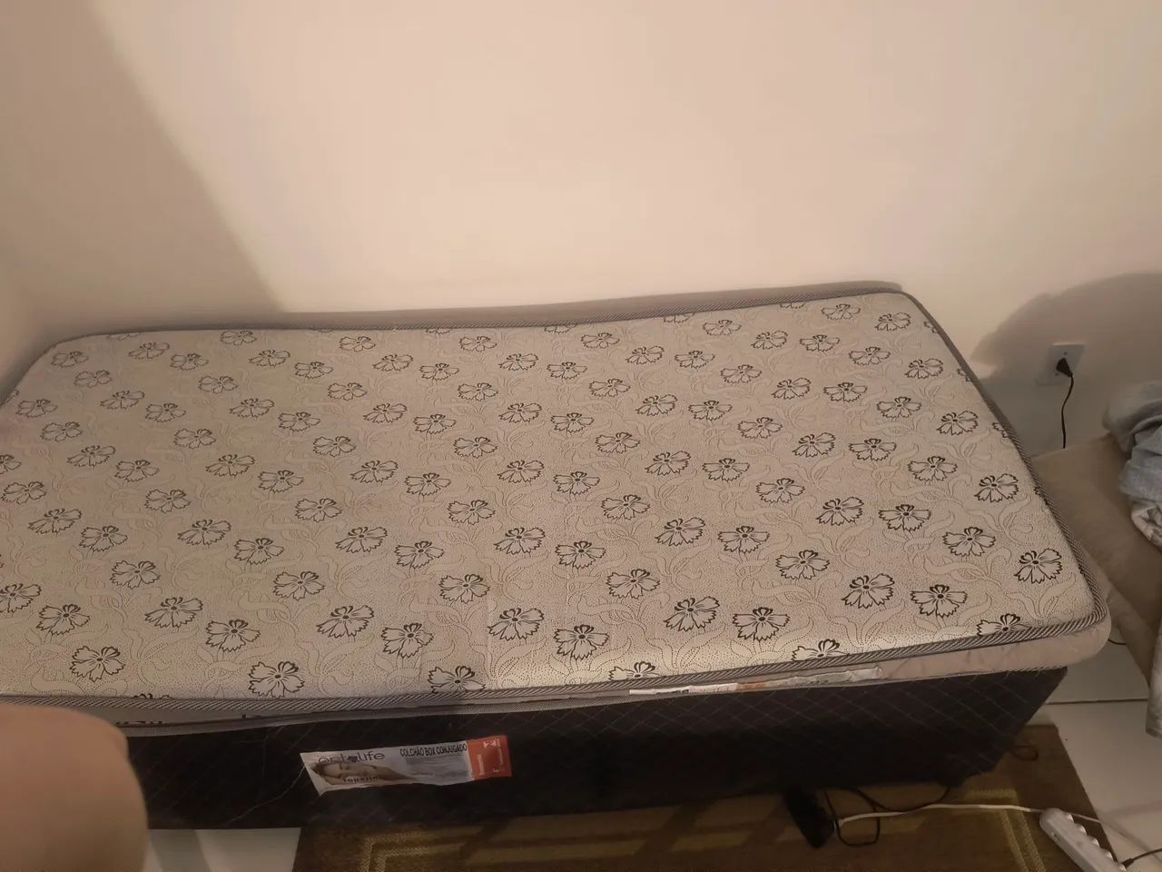 Cama box solteiro e colchão 