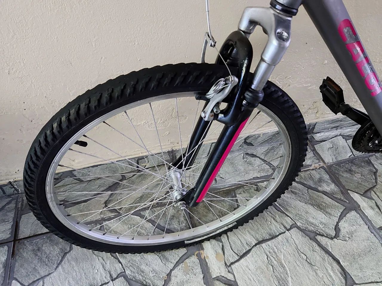 Bicicleta Caloi aro 26, alumínio  - Foto 5