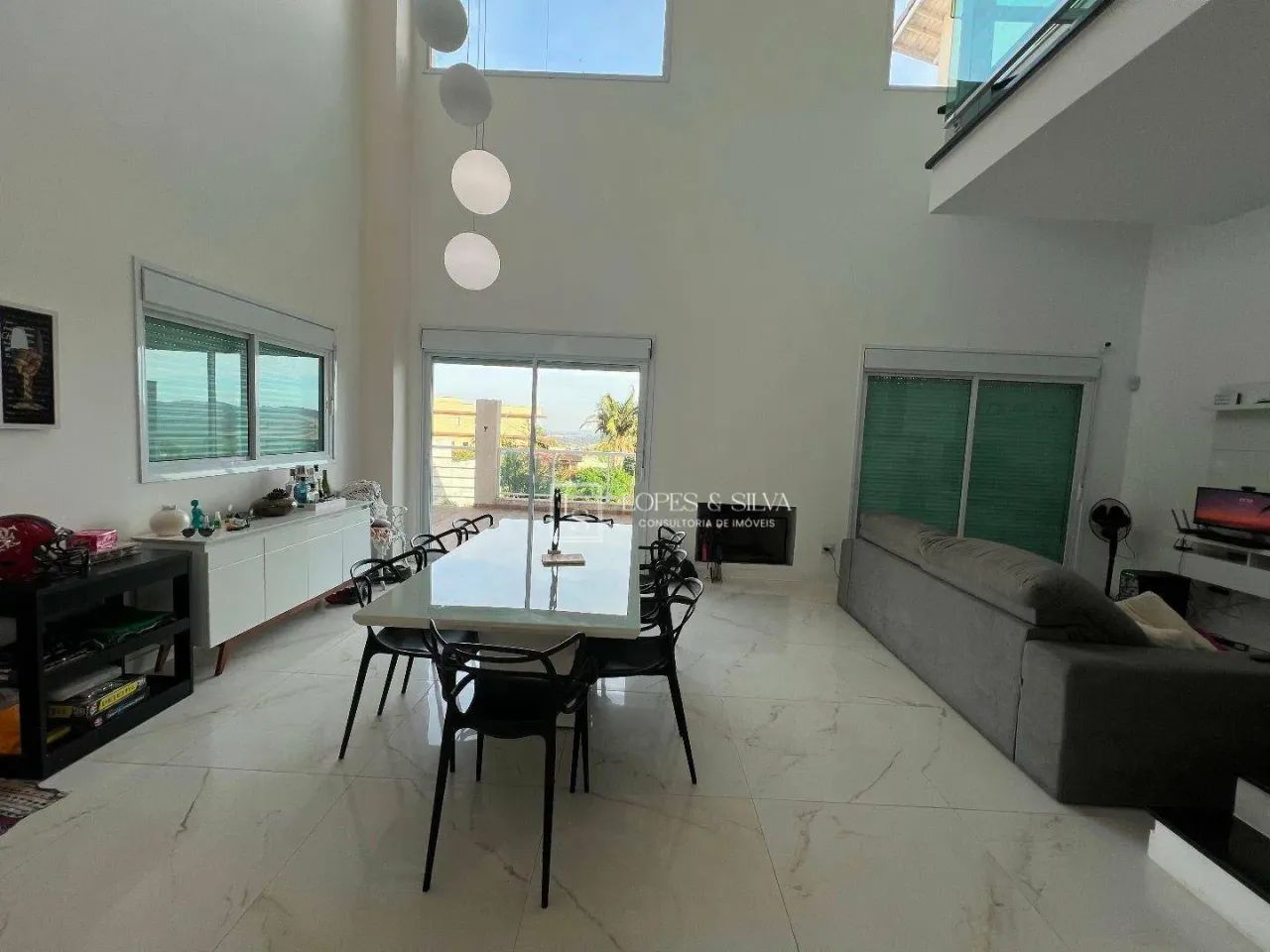 Casa com 4 Dormitórios, sendo 2 suítes à Venda em Condomínio localizado em Atibaia, SP - Foto 2