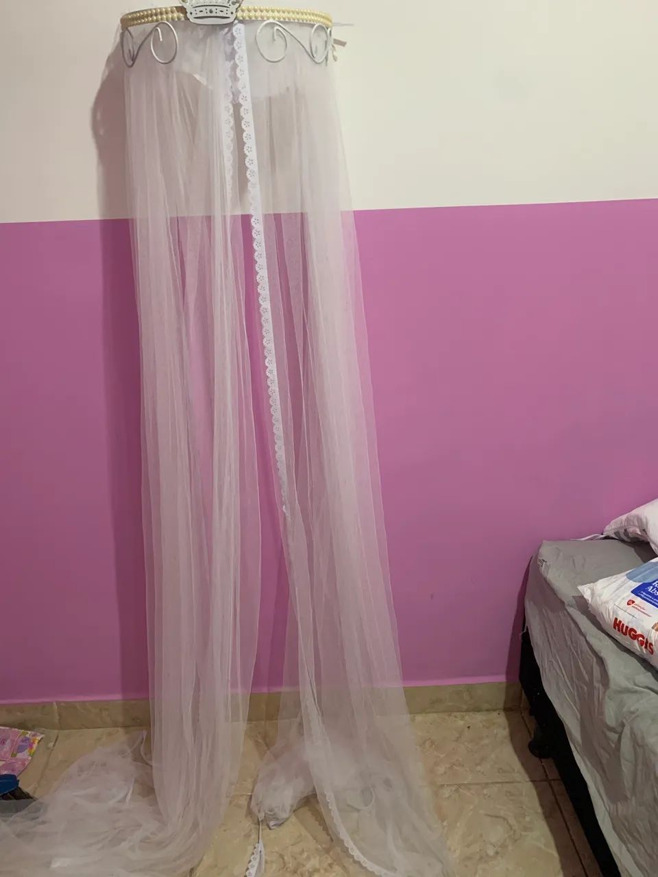 Mosquiteiro com dossel de coroa 