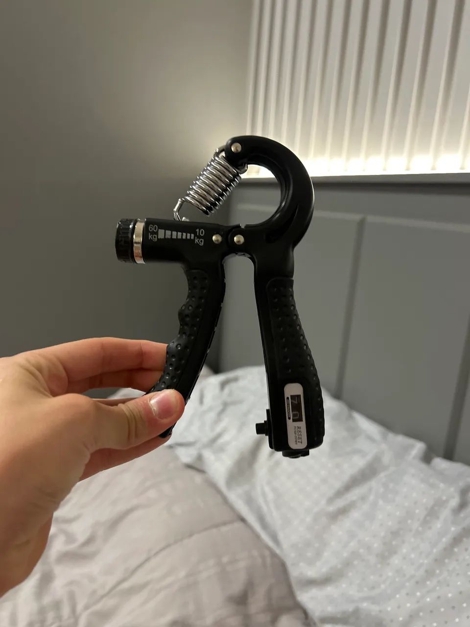 Hand grip