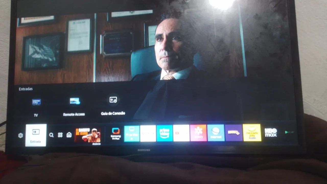 Smart tv Samsung 32 polegadas 6 meses de uso vai com 2 meses de apps suporte e painel brii - Foto 4