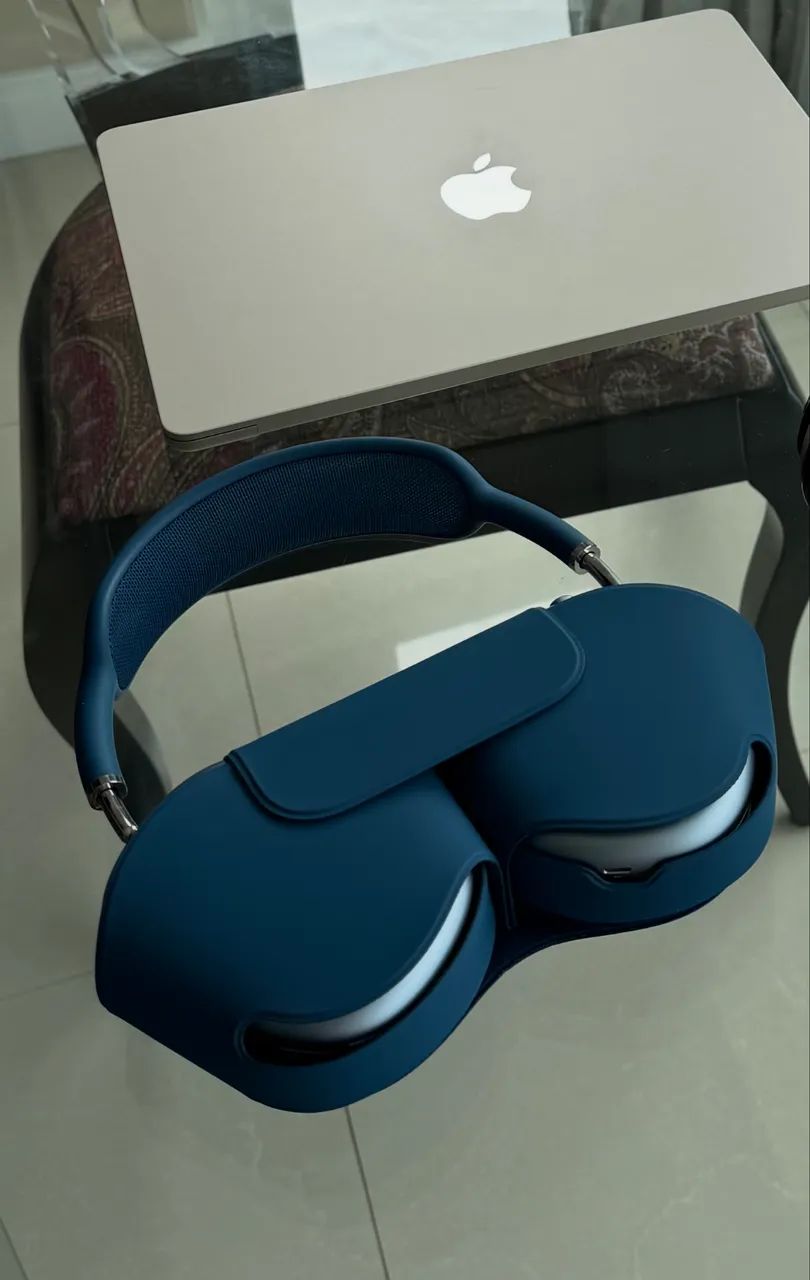 AirPods Max blue 