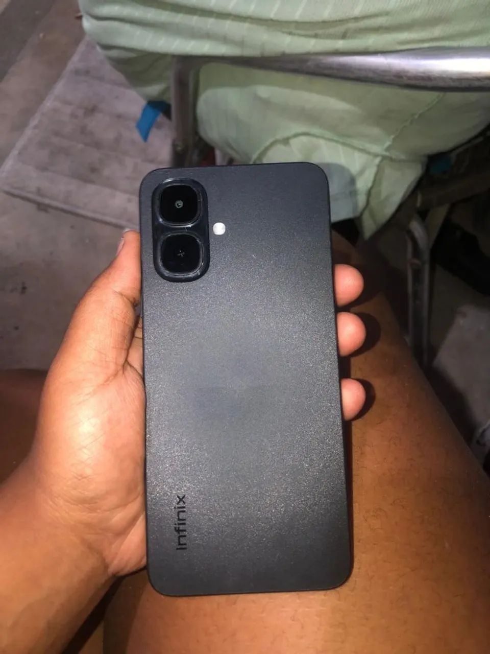 Um celular infinix S10  - Foto 4