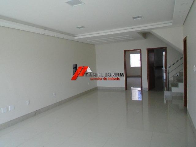 Casa de luxo na ilha com 03 suítes e parte alta do bairro - Foto 3