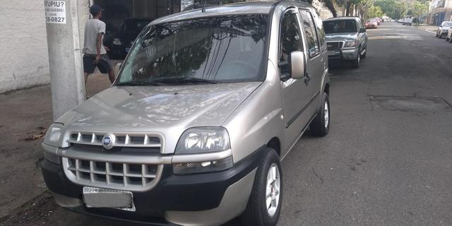 Doblo ELX 1.6 16V Completa 2002. 7 lugares