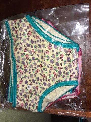 Calcinhas ínfantis r$ 2,50